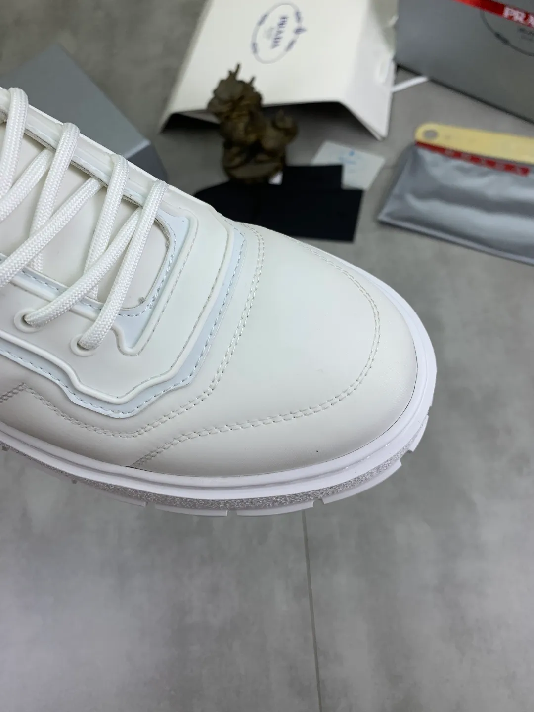 Men's men's shoes 💰P580💰 [New style] popular models are on the official website, 🆘 Trendy brand (Prada) mainly promotes popular models, avant-garde and versatile fashionable men's shoes private version mold opening, cowhide surface splicing 1:1.. Fashionable and simple, original imported cowhide lining cowhide feet; the atmosphere and personality are more fashionable, eye-catching and pursuing class. It will subvert the old idea and be a must-have for fashionistas with you! Must keep it for yourself! Tall and comfortable, large and low, high-end quality workmanship. Number of yards: 38-45 4️⃣optional.